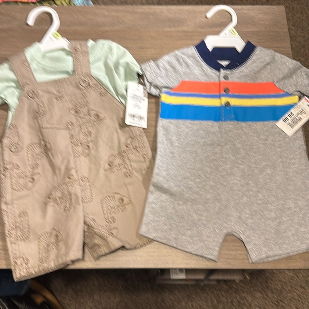 NWT bundle of 2 items kids size 3 m Kids' Gray Blue Striped Romper and‎ 2 pc set